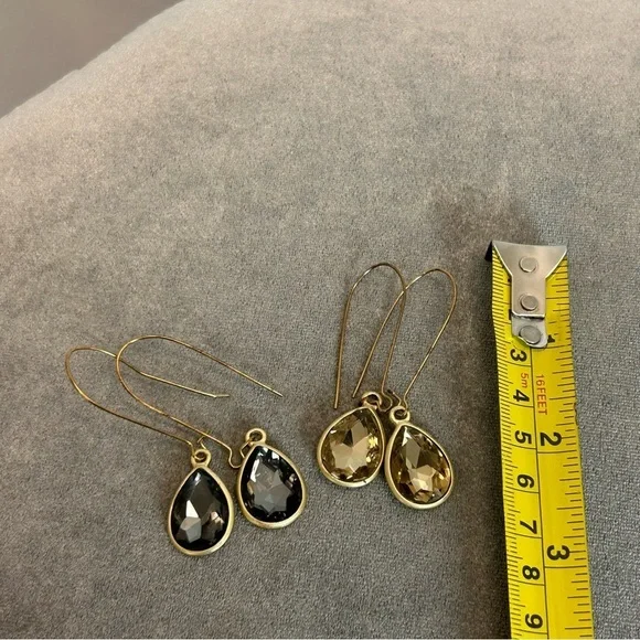 🛍3/$20 Gray gold rhinestone teardrop dangling earring set - Picture 4 of 5